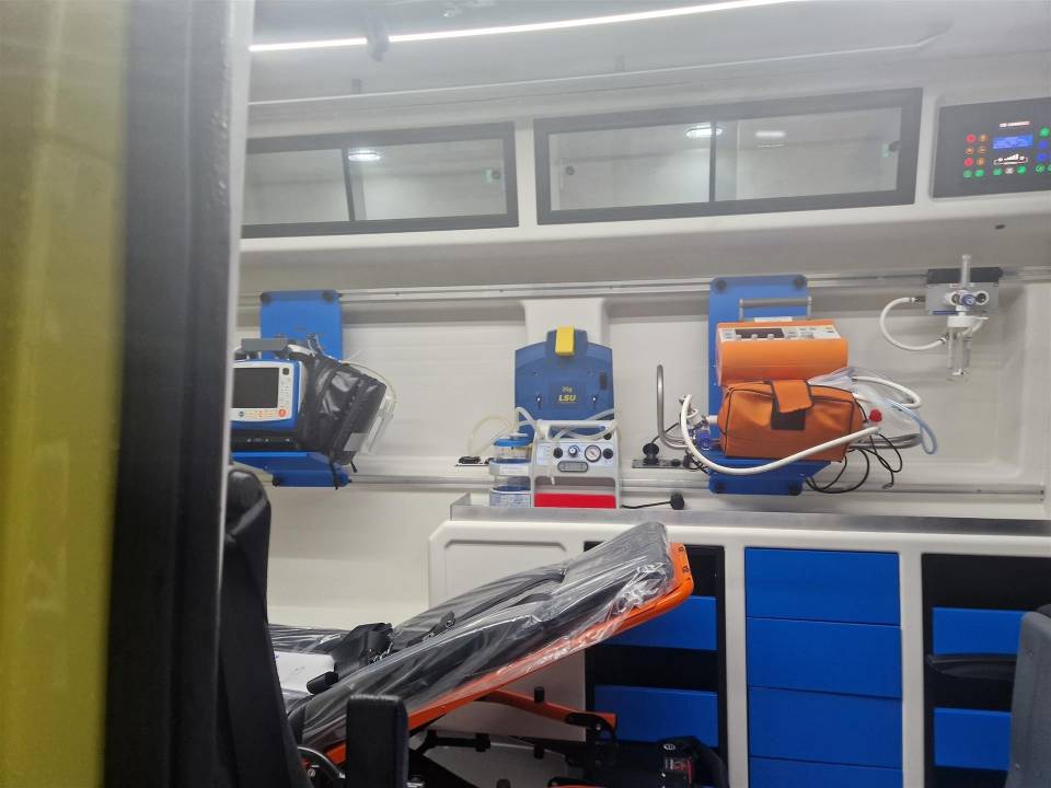 Stiglo šest novih specijaliziranih medicinskih vozila u Šibenik: 'Našem su Zavodu ona najbolji božićni poklon'