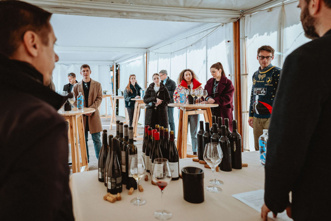 Vina, okusi i tradicija: Manifestacija Vino Dalmacije okupila dalmatinske vinare u Šibeniku