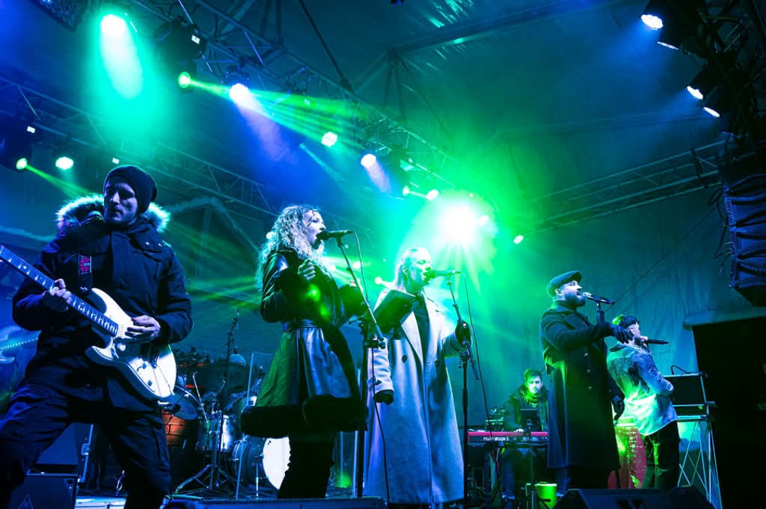 FOTO Šibenčani i gosti guštali u najluđoj noći na nekoliko lokacija, nije ih omela ni hladnoća