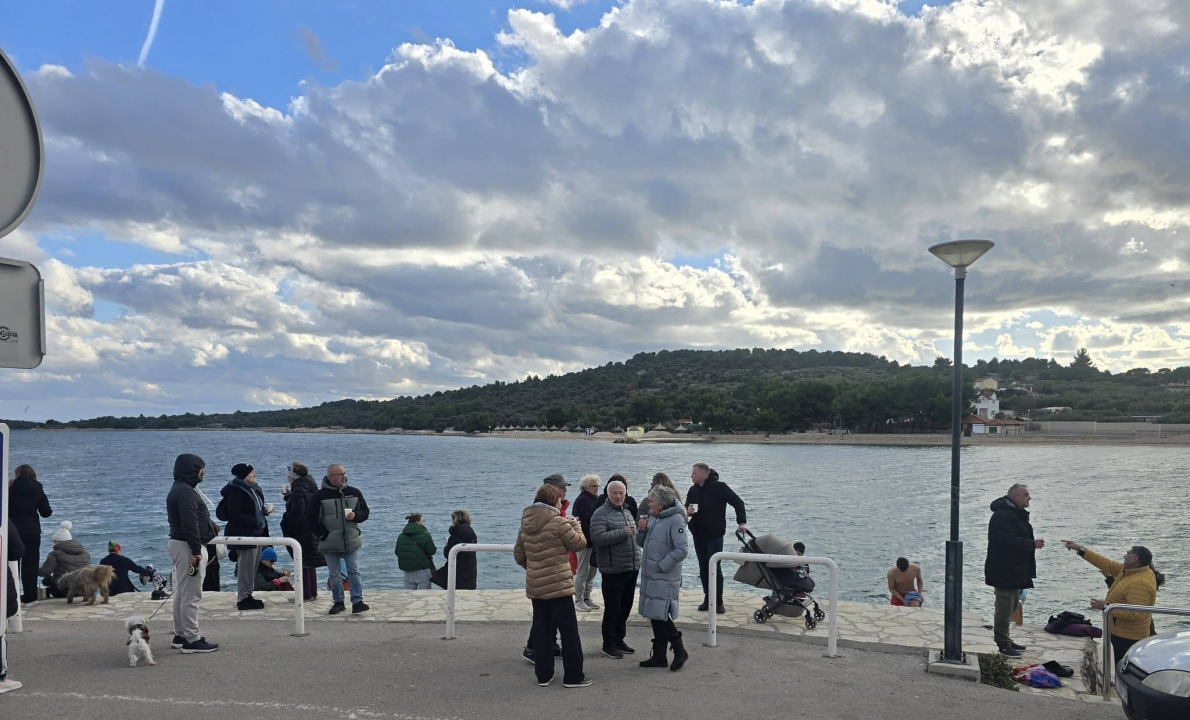 Novogodišnje kupanje u Jezerima