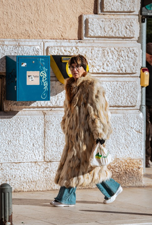 FOTO Šibenčanke i zimski glamur: Krzno, vuna i visoke čizme izdominirali su našim ulicama