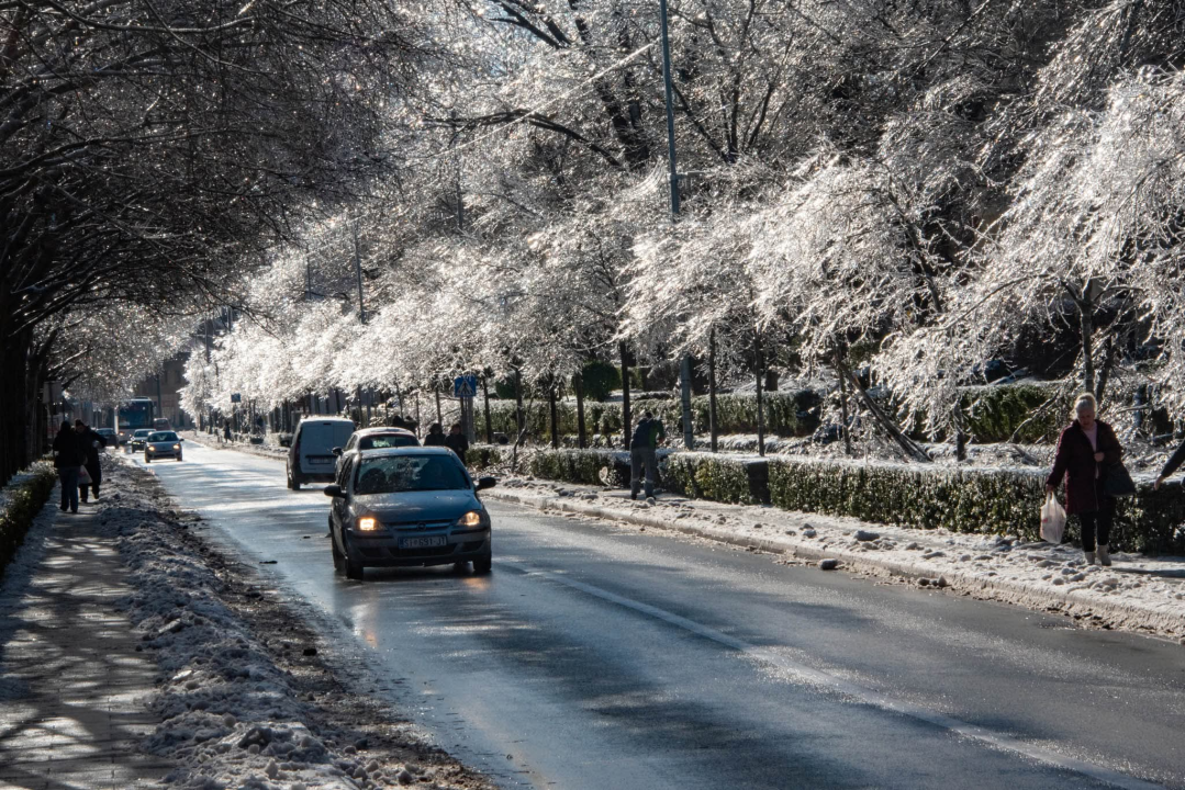 Zimska razglednica Knina: Idila pod snijegom i realnost ledenog vala