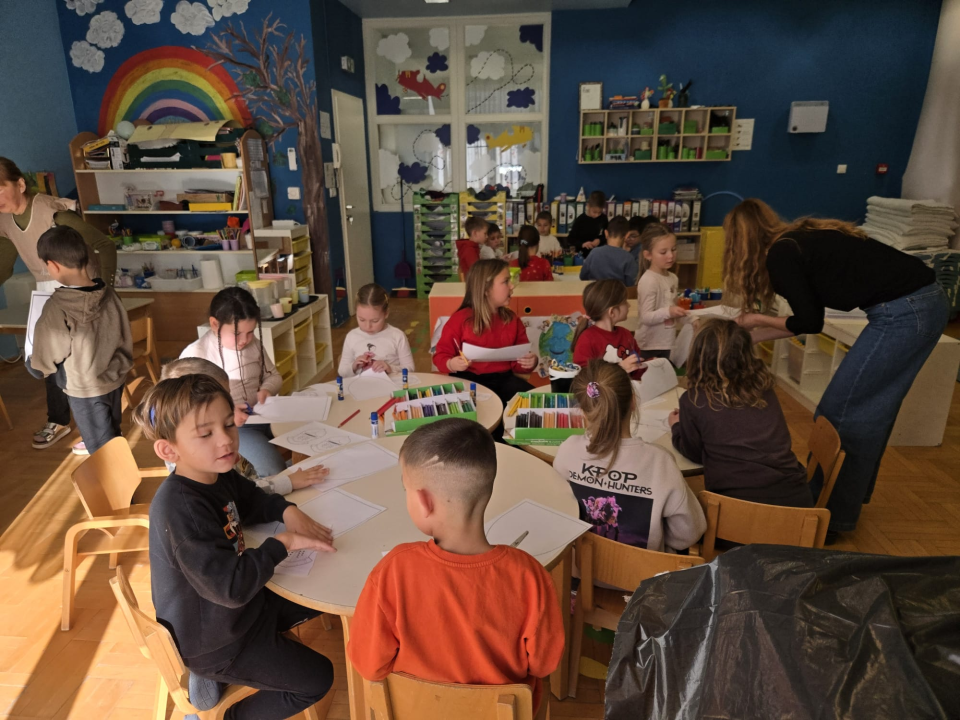 Mali Primoštenci stvarali svoje grbove na radionici kustosice šibenskog Muzeja