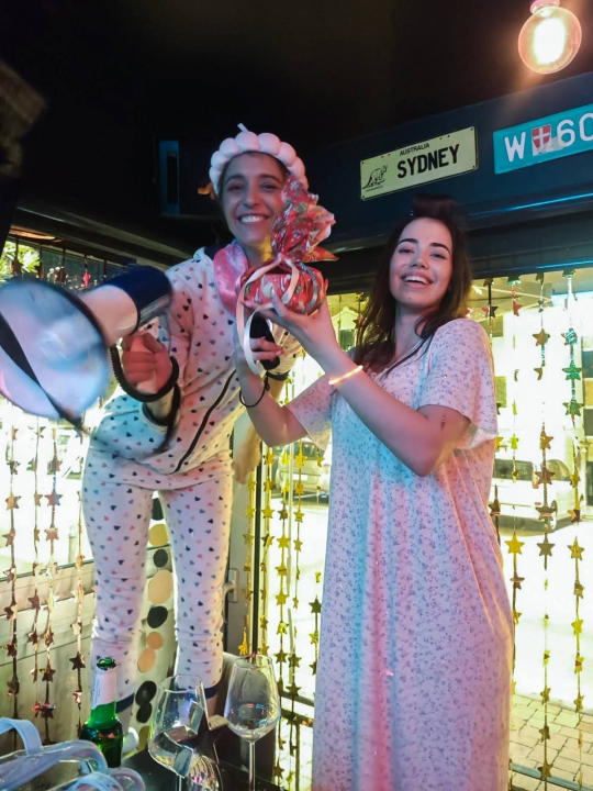 Cilo selo u pidžamama: Vodički pokladi počeli velikim partijem za sve generacije