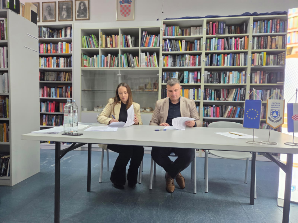 FOTO Održana početna konferencija projekta 'Unaprjeđenje Narodne knjižnice i čitaonice Murter'