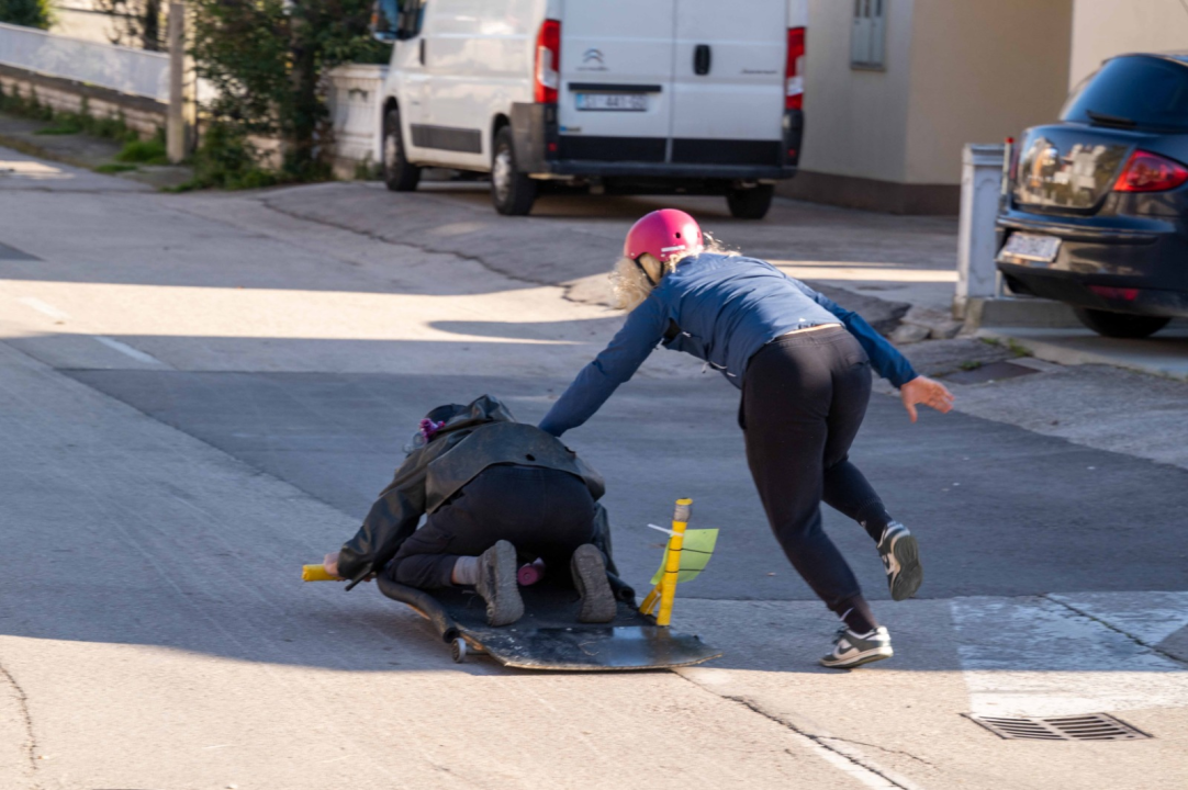 Vodička pokladna tradicija: 3 velika praščića pobjednici trke karića na balinjere