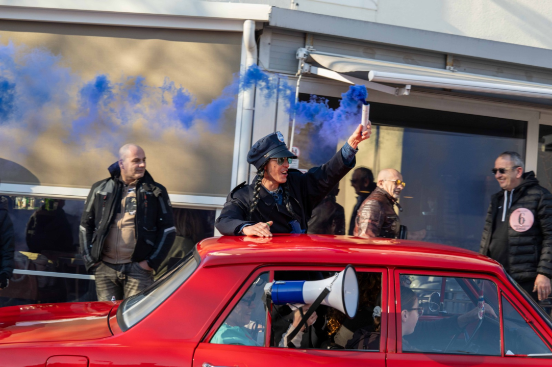 Vodička pokladna tradicija: 3 velika praščića pobjednici trke karića na balinjere