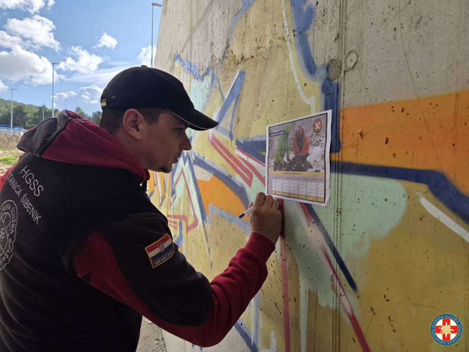 Vježba potrage šibenskih HGSS-ovaca na području Rokića, Šubićevca i Kamenara