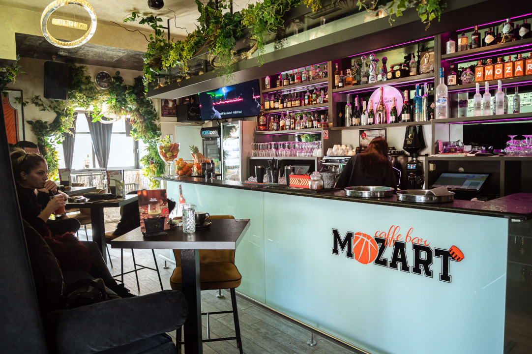 FOTO Mozart ovog mjeseca podiže ljestvicu zabave na novu razinu uz Nina Mrčelu, Sandija Cenova i Wine & Paint!