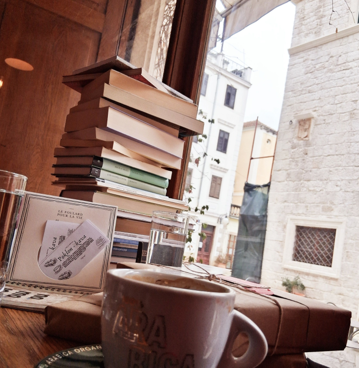 'Blind date uz knjigu i kavu' spaja ljubitelje čitanja i male knjižnice