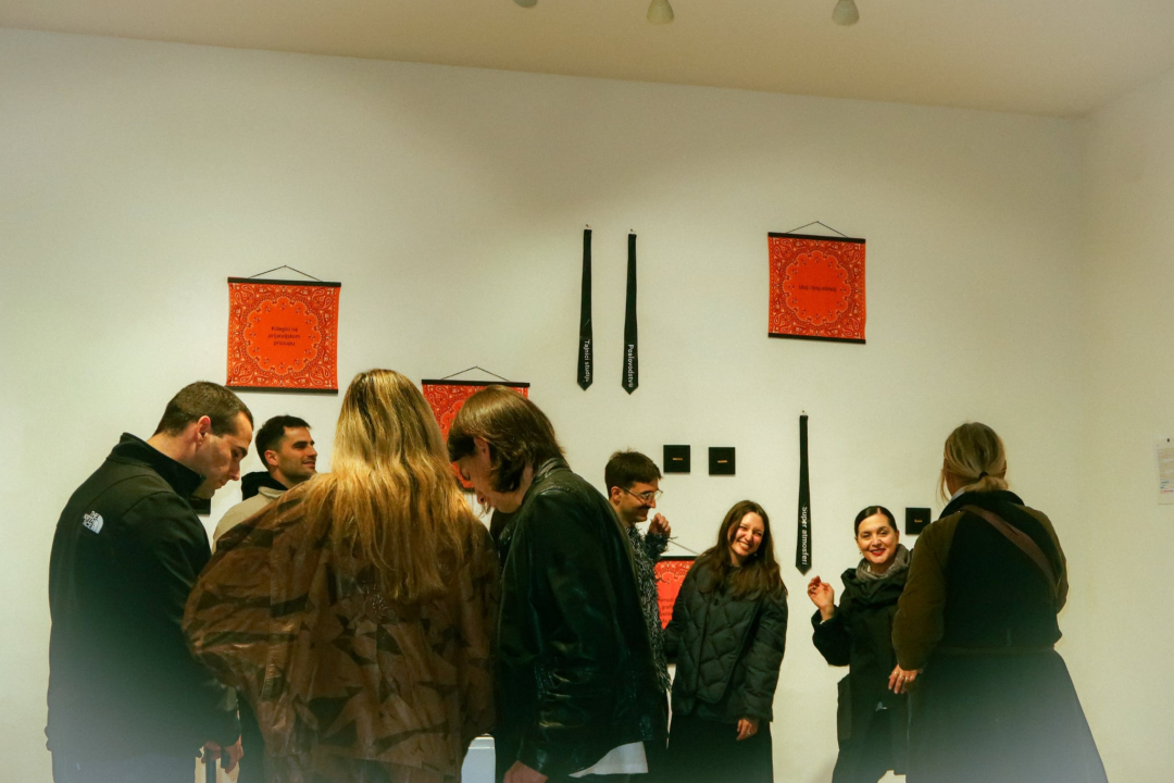 Otvorena izložba 'Zahvale doktora' šibenskog dizajnera Duje Kodžomana