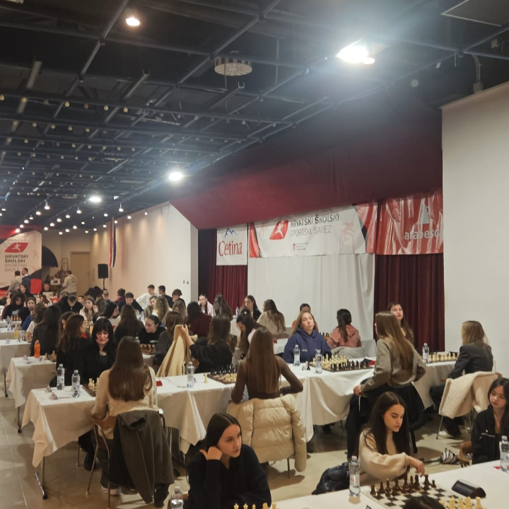 Učenice Ekonomske škole sudjelovale na državnom prvenstvu u šahu