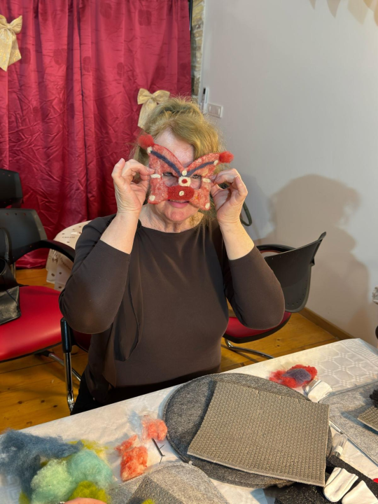 Radionica izrade maski filcanom vunom održana u Art Podrumu
