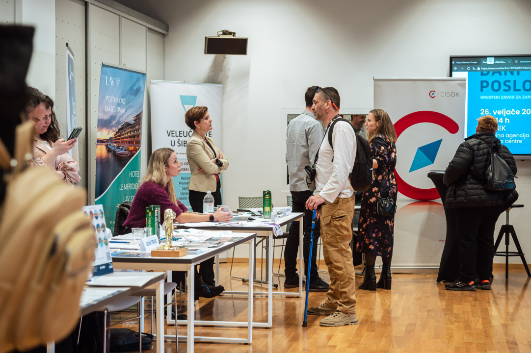 Prilika za izravan kontakt s poslodavcima: 'Dani poslova’ okupili brojne sudionike iz cijele županije