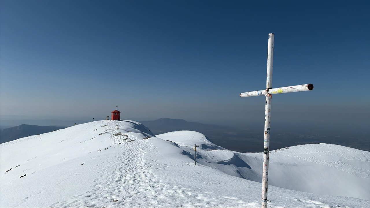 Pozdrav s najvišeg vrha Hrvatske na Dinari: 'Snijeg, sunce i pogled koji se pamti cijeli život'