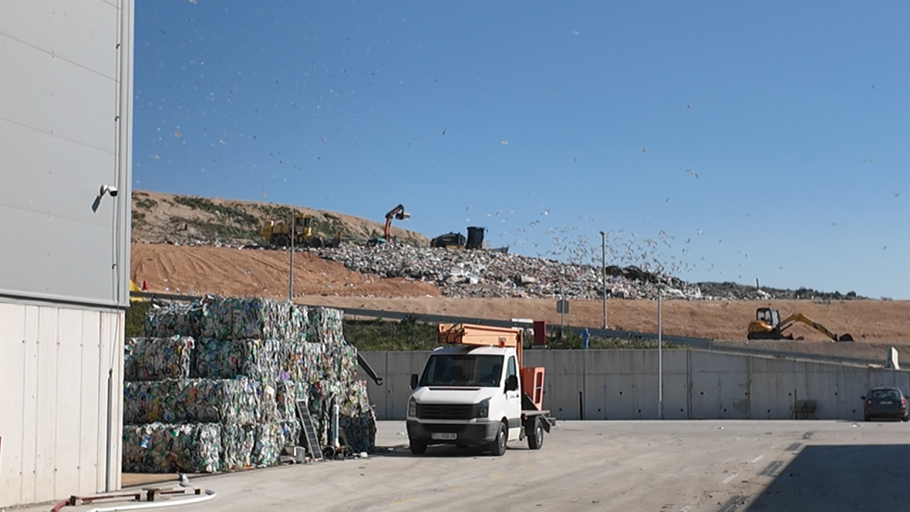 Krenuli radovi na sanaciji odlagališne plohe na Bikarcu: Koristit će se materijal s TEF-a i Poljane
