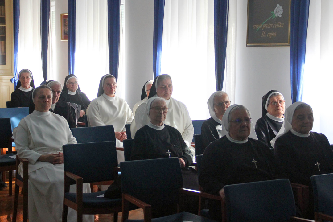 Održan korizmeni susret redovnica i šibenskog biskupa Tomislava Rogića