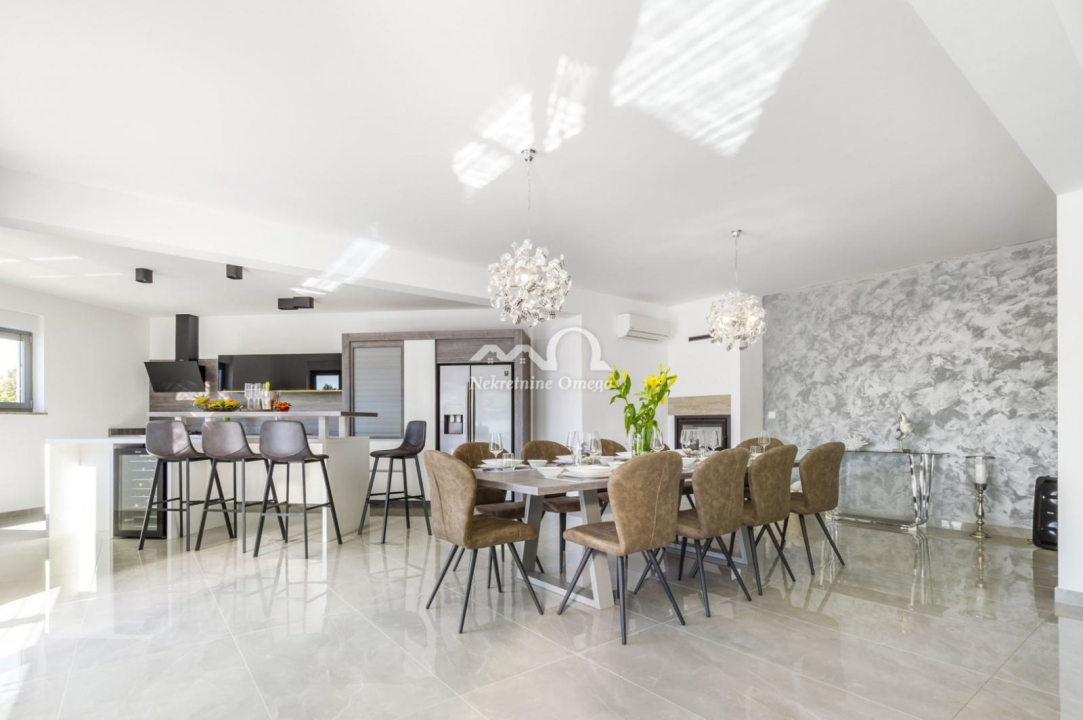 Izbori ekskluzivnih vila s Njuškala u okolici Šibenika