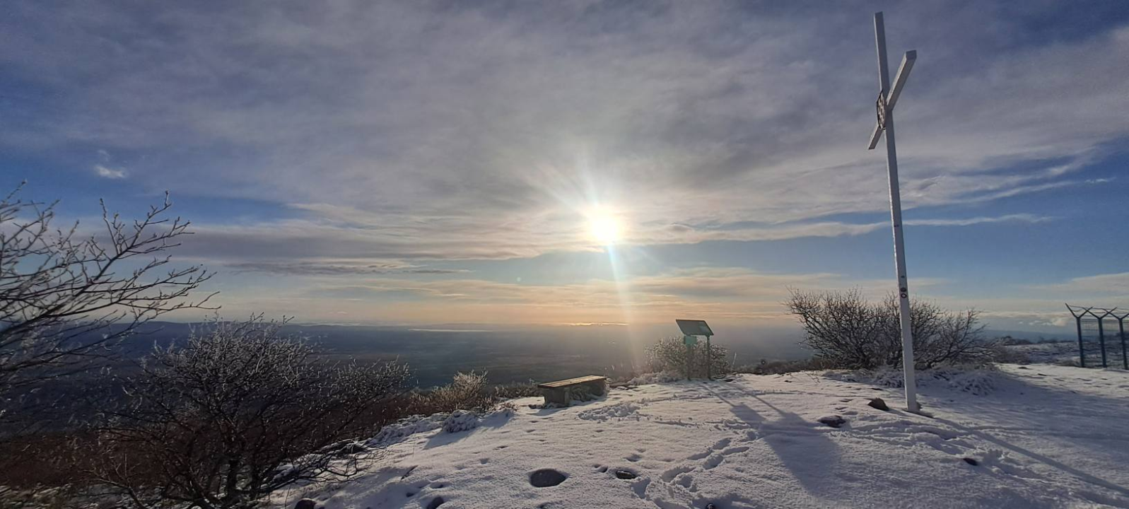 Za vikend se na Promina trailu trčalo u kratkim rukavima, a danas je prekrivena snijegom