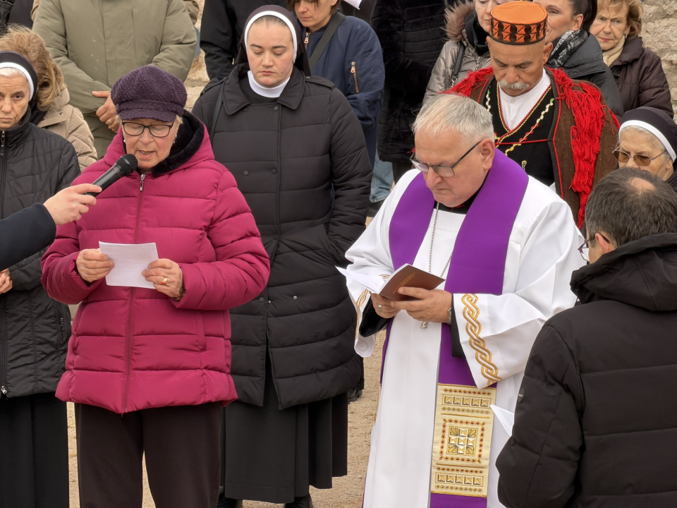 Ususret Cvjetnici održan križni put do tvrđave