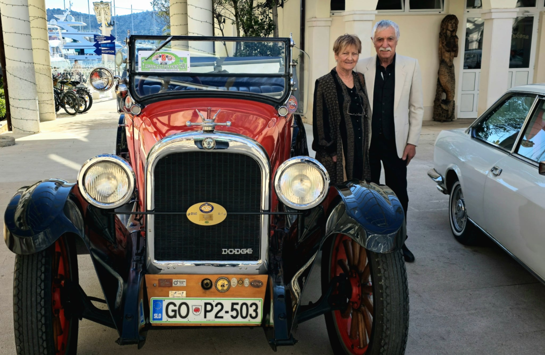 Uskrs u Rogoznici donio spoj tradicije i gastronomije: Izložba oldtimera oduševila mještane i goste