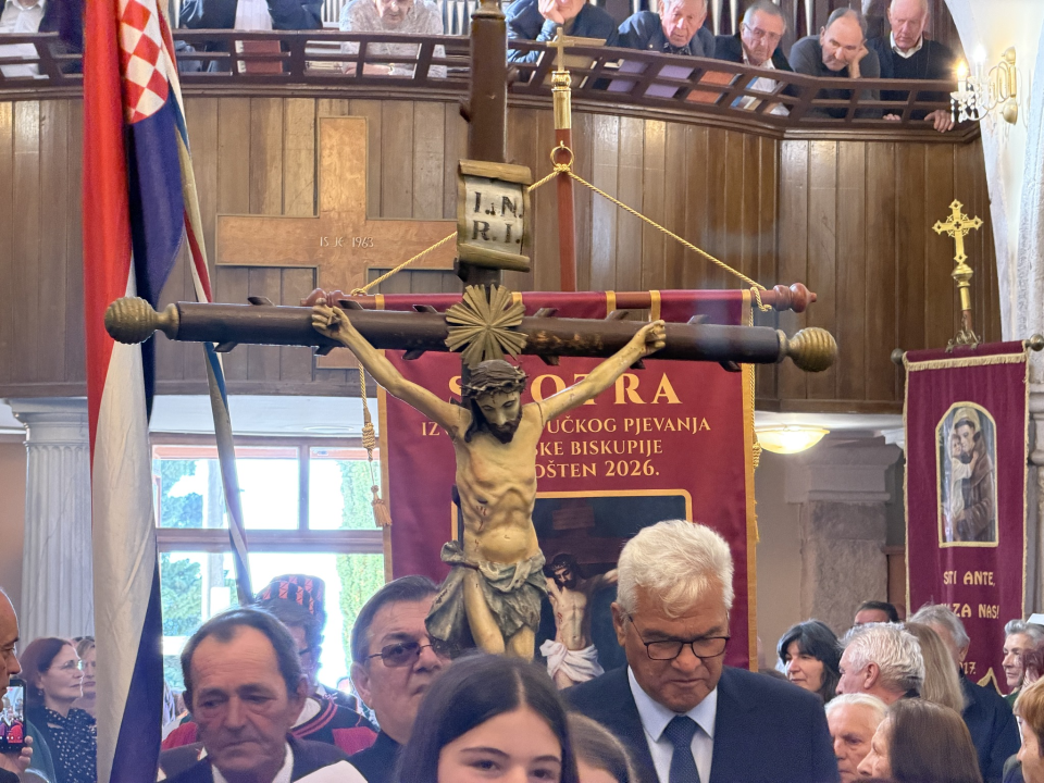 Smotra izvornog pučkog crkvenog pjevanja Šibenske biskupije održana u Primoštenu