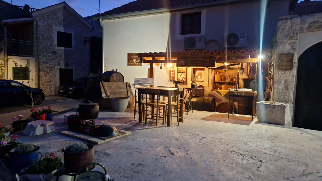 Mještani Tribunja stvorili svoj baštinski kutak