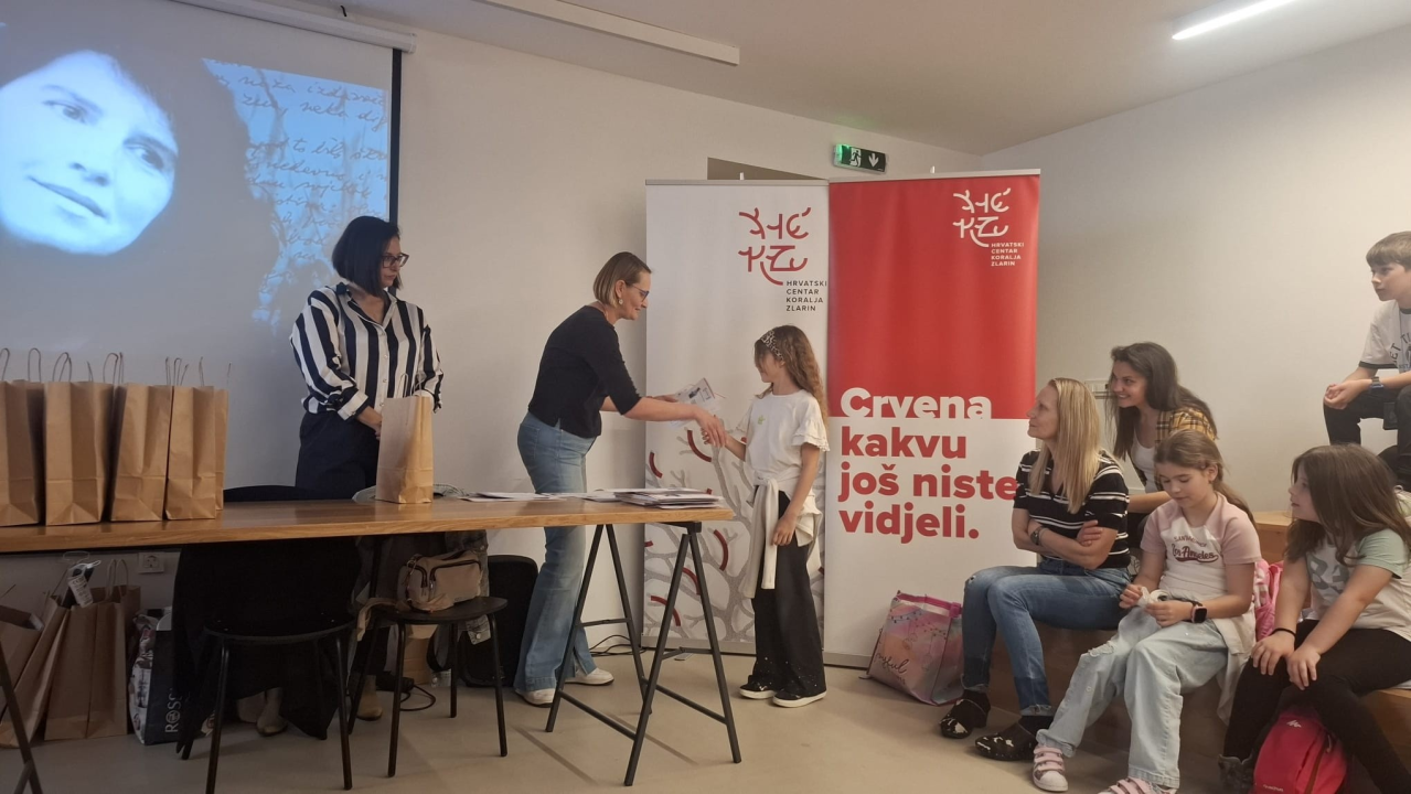 Izložba likovih i literarnih radova osnovnoškolaca 'Mačke' na Zlarinu