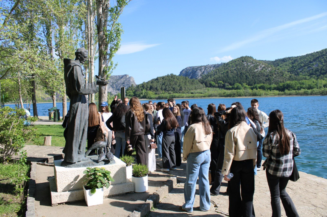 Članovi Franjevačke mladeži iz Šibenika i Zadra proveli duhovnu obnovu na Visovcu