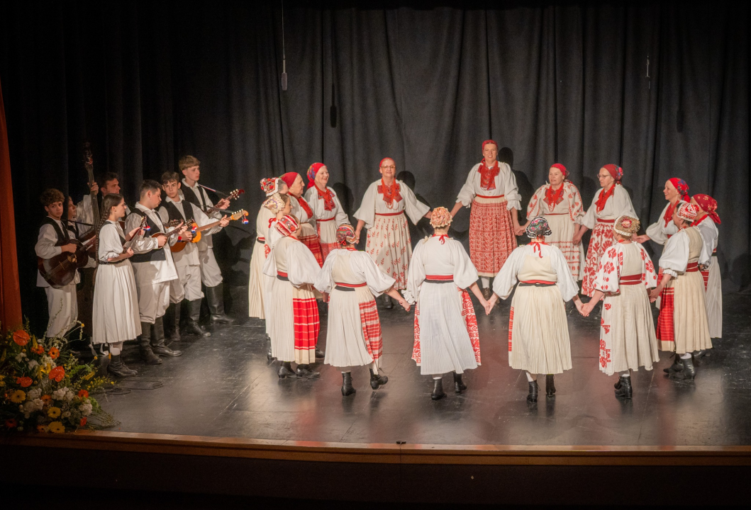 Raskoš županije predstavljat će KUU Zvona Zagore, KUD Zora i KUD Dinara