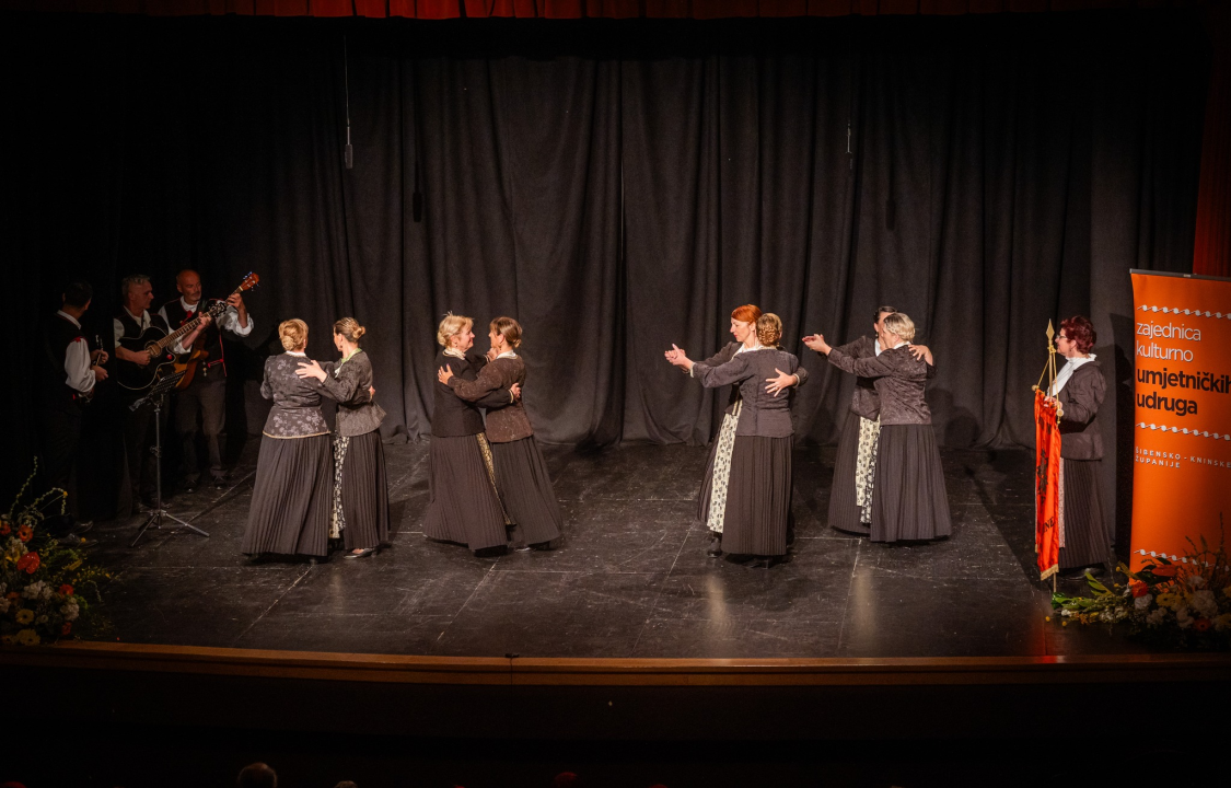 Raskoš županije predstavljat će KUU Zvona Zagore, KUD Zora i KUD Dinara