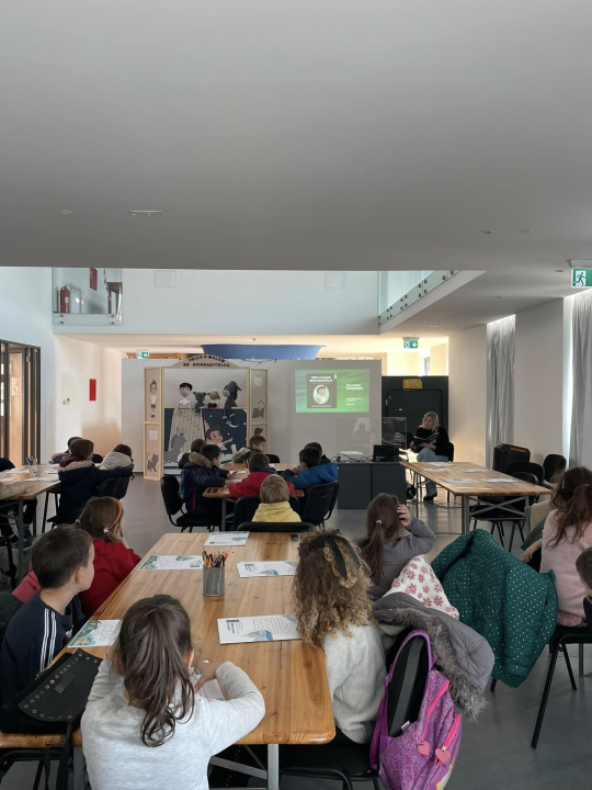 Mali istraživači iz šibenskih vrtića posjetili betinski muzej 