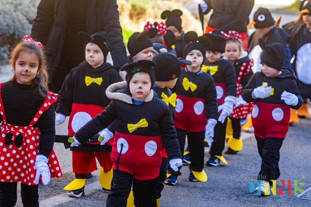 Šarenilo dječje maškarane povorke preplavilo Drniš