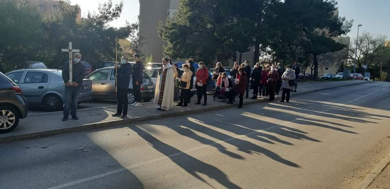 Na Vidicima održan Križni put od crkve sv. Petra do crkve sv. Mare