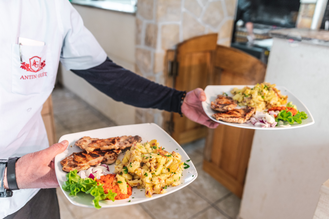 Najbolja jela s roštilja čekaju vas u Antinom guštu! 