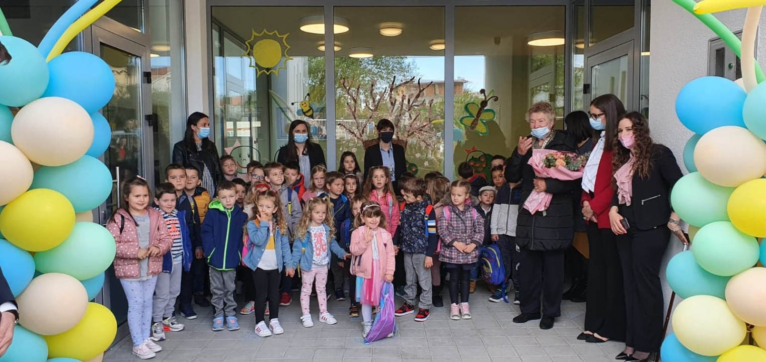 Vrpcu prerezala teta Femija: U Pirovcu otvorena 'Mendula', vrtić s jaslicama za 72 djece 