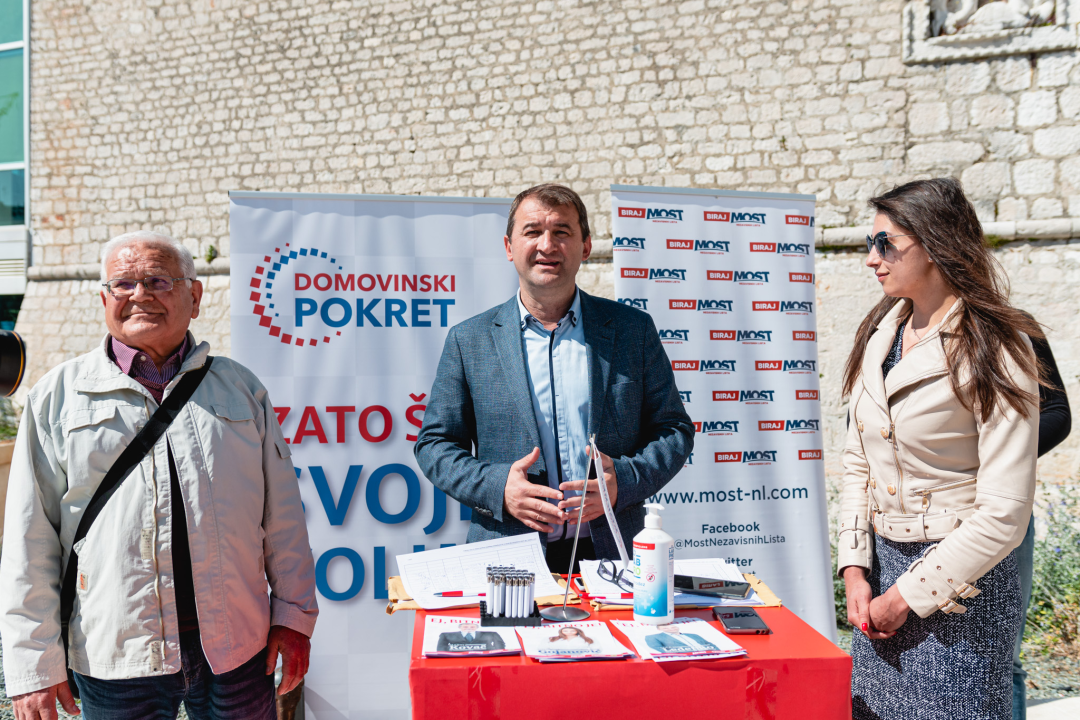 Ecija Ojdanić Šibenčane odvela u ‘Vla-Vla-Vlajland’ i nasmijala ih do suza! 