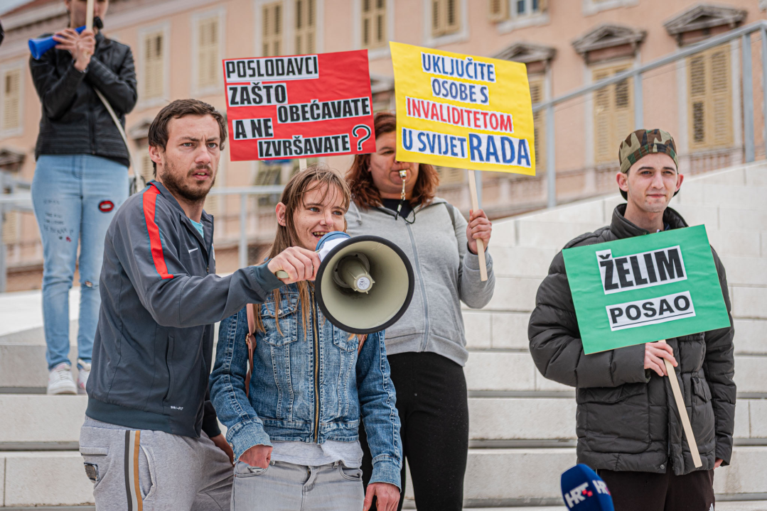 Na Poljani 'prosvjed' osoba s invaliditetom: Snimanje završne scene filma u sklopu projekta 'Hoću posao' 