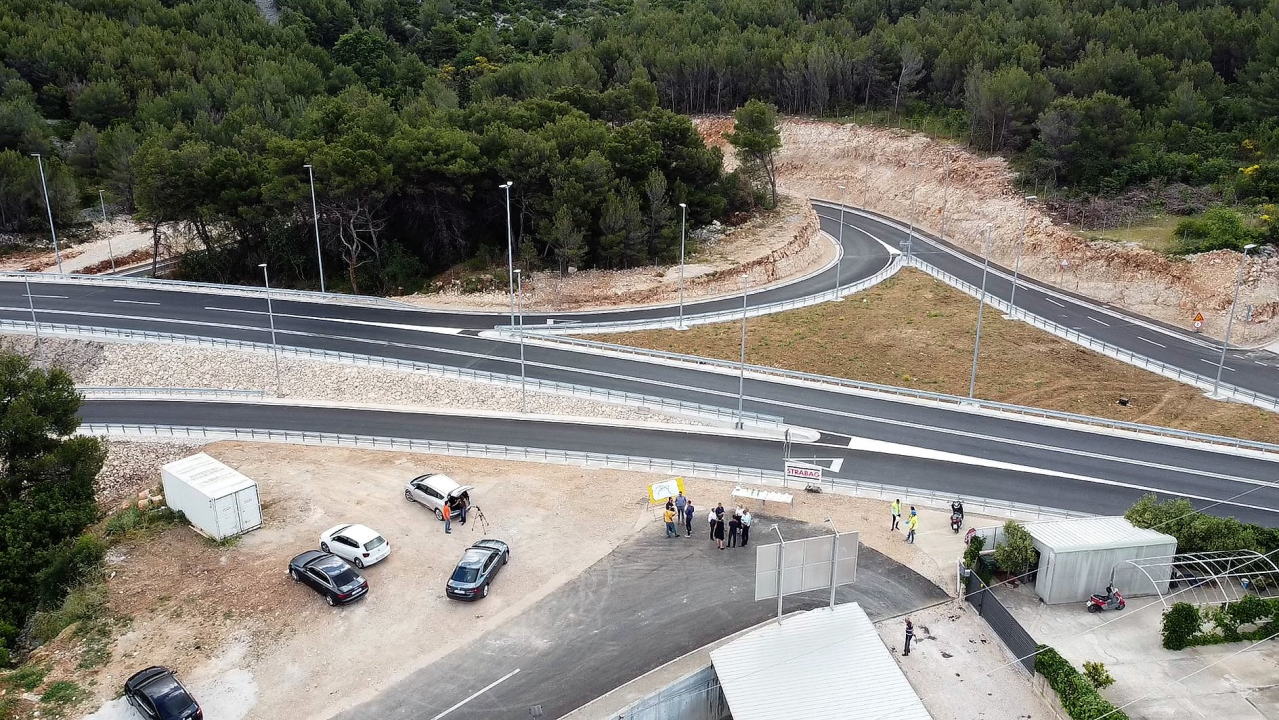 Burić prije izbora požurio obići čvor Rokići pa nabrajao projekte u planu: 'Djeca s Meteriza moći će biciklom sigurno do brodaričkog mosta'  