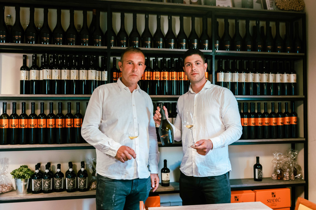 Taste Like Dalmatia: Još danas imate priliku kušati vrhunska vina, maslinova ulja i craft pive, a u subotu na šibenskoj rivi čekaju vas pidoče i debit!