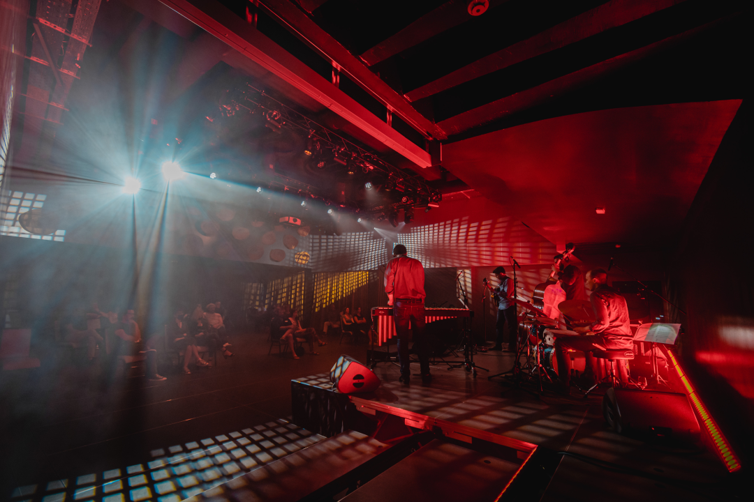 Filip Pavić Quartet u 'Kući umjetnosti Arsen': Savršena ljetna jazz večer uz predivnu posvetu