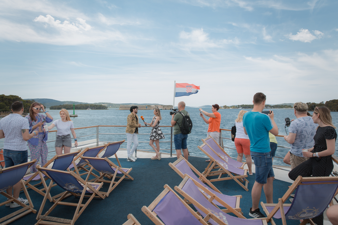 Neda Ukraden promovirala novi album na brodu od Vodica do Šibenika