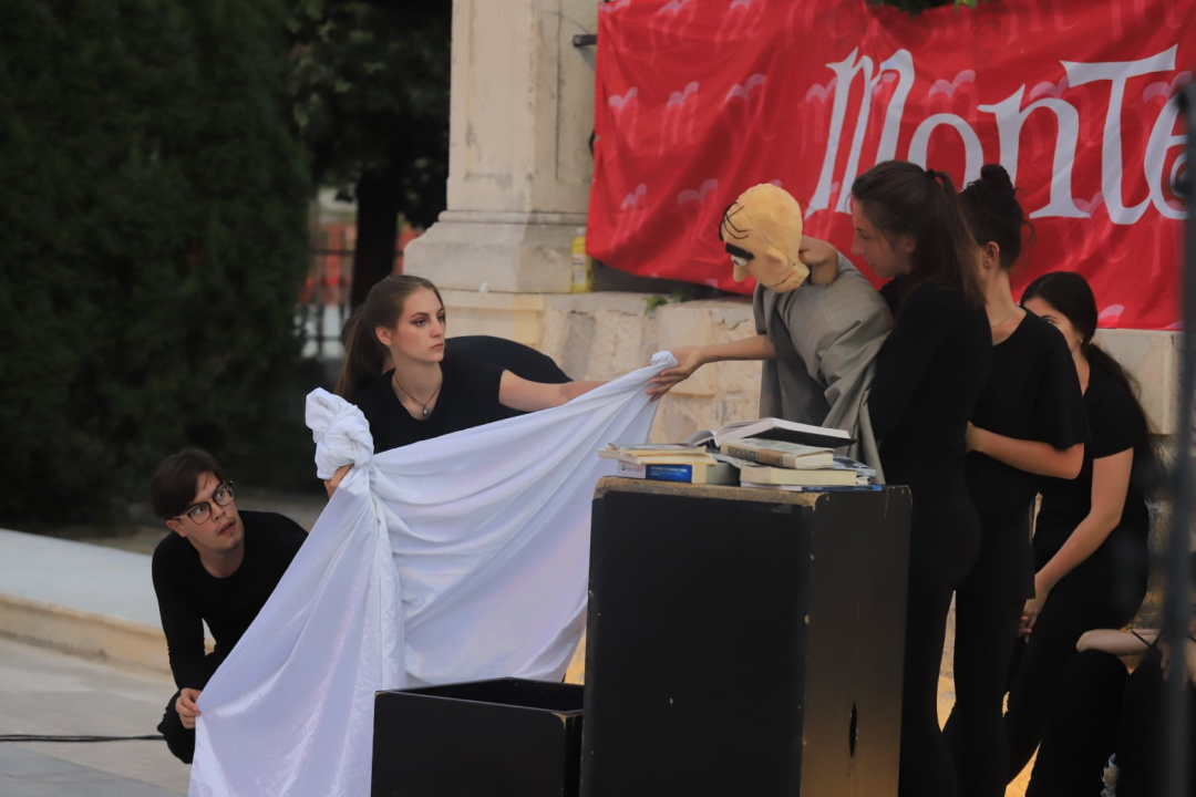 U Perivoju Roberta Visiania izloženo gotovo 10 tisuća knjiga za djecu i mlade 