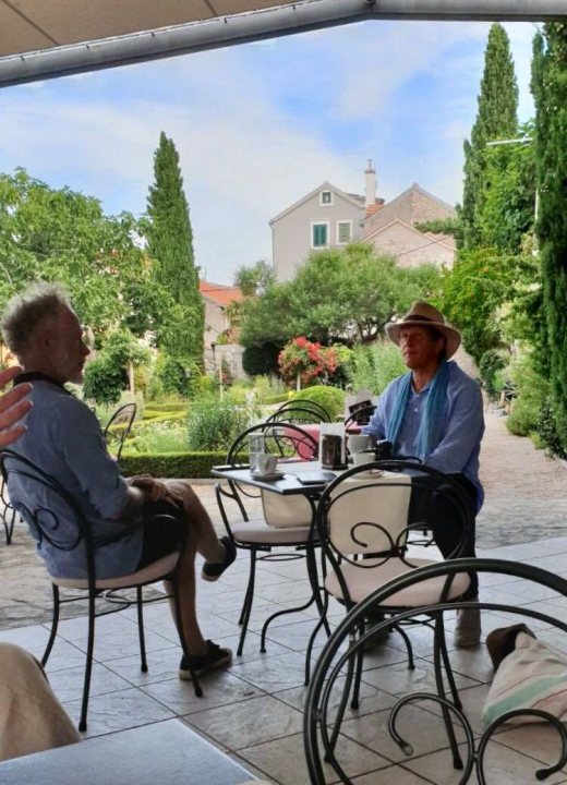 Slavni britanski vrtlar Monty Don snimio emisiju o Samostanskom srednjovjekovnom vrtu sv. Lovre u Šibeniku 
