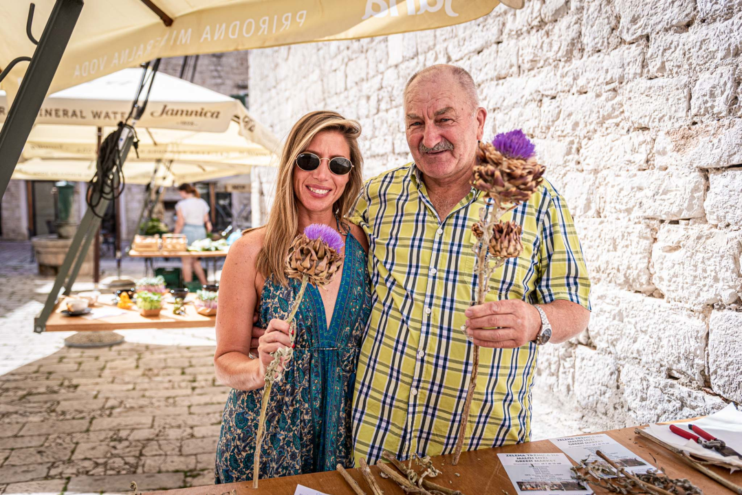 Mala loža u novom ruhu: Provjerite ponudu lokalnih OPG-ova na Zelenoj tržnici!