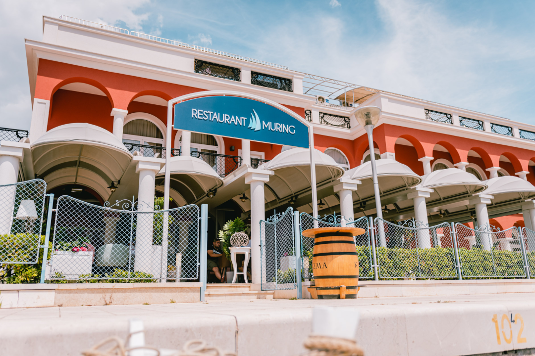U tribunjskom restoranu Muring uživajte u vrhunskoj spizi uz pogled na staro mjesto! 