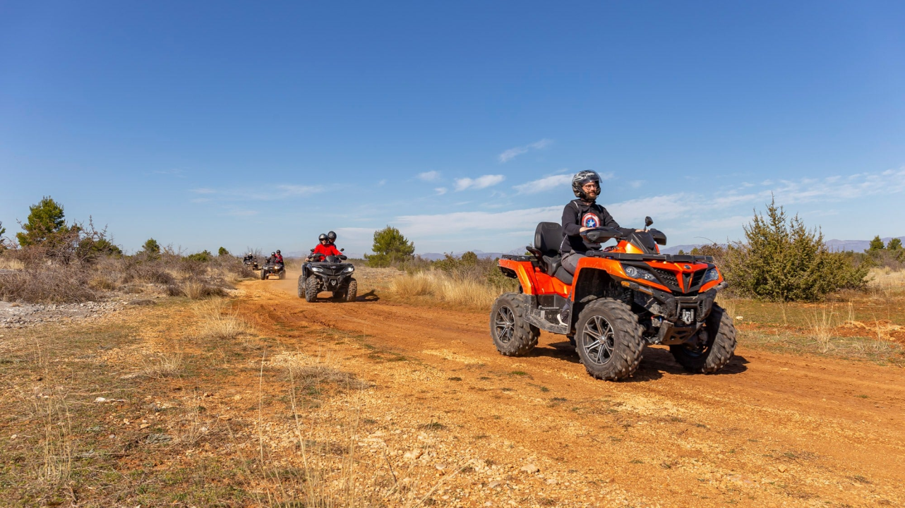 Put u svemir, na Divlji Zapad i vožnja kroz Jurski park čekaju vas u Fun Parku Biograd! 