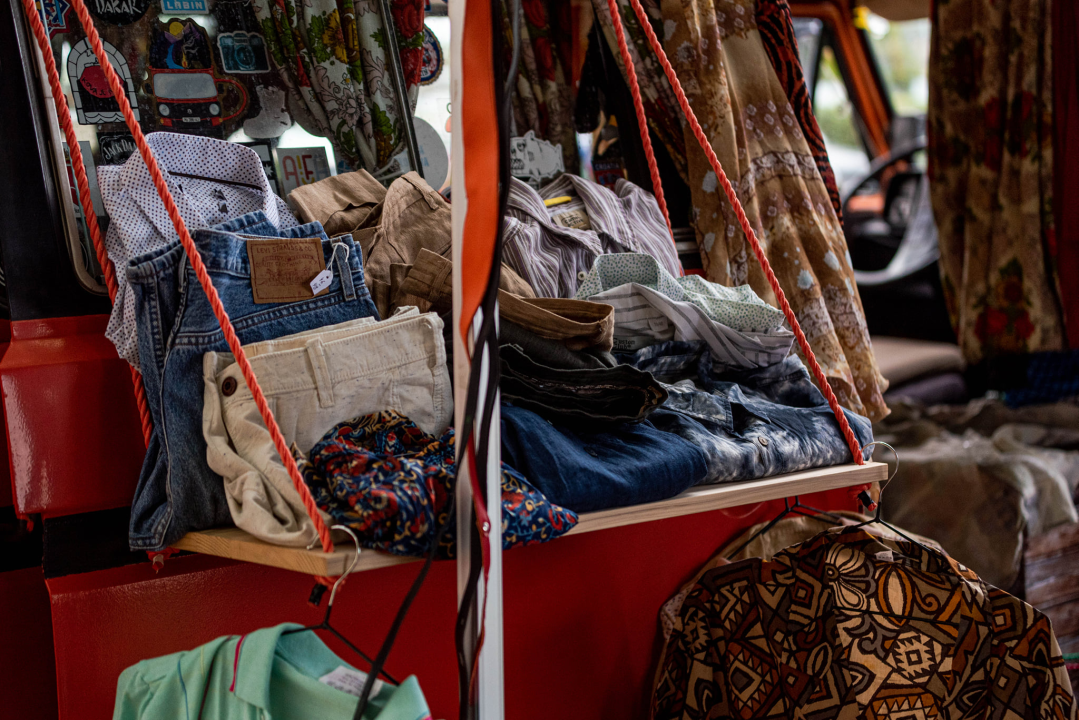 Ljubitelji vintage odjeće došli na svoje: Na livadi ispred Azimuta birale se modne kombinacije 