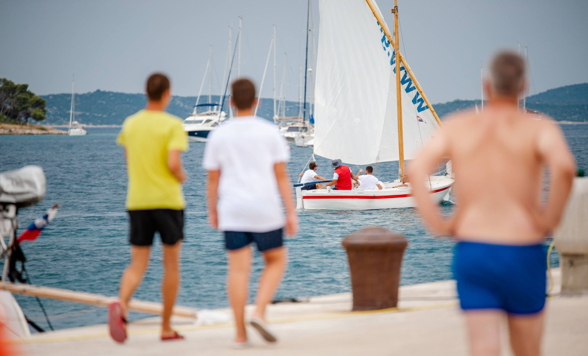 Pogledajte spektakularne kadrove zlarinske regate na latinsko jedro