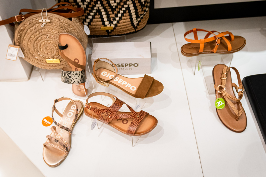 Iskoristite odlične sezonske popuste na obuću i opremite se jedinstvenim 'must have' komadima!